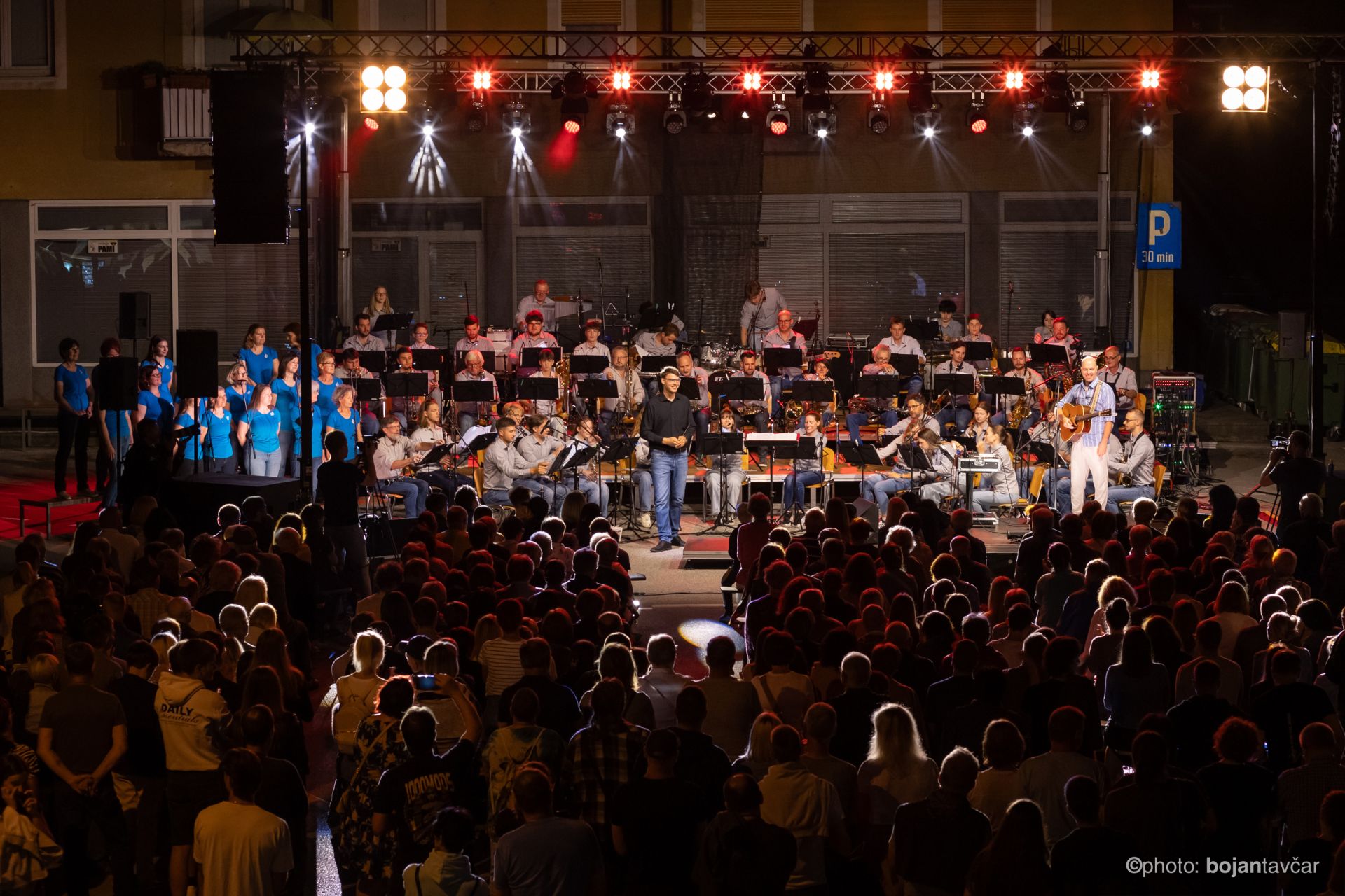 Okrog sveta – tradicionalni spomladanski koncert